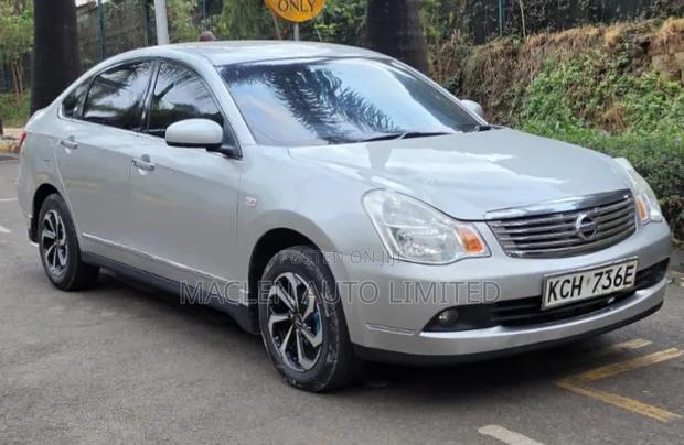 Nissan Bluebird 2010