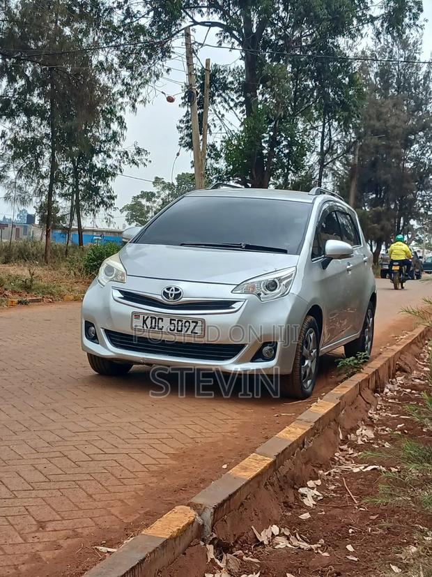 Toyota Ractis 2015 Silver