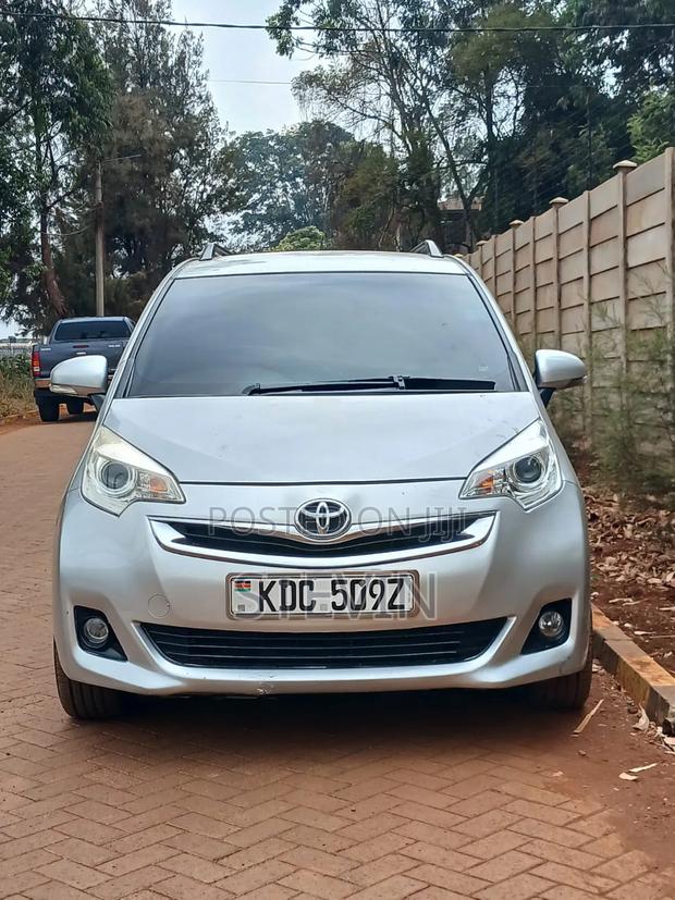 Toyota Ractis 2015 Silver