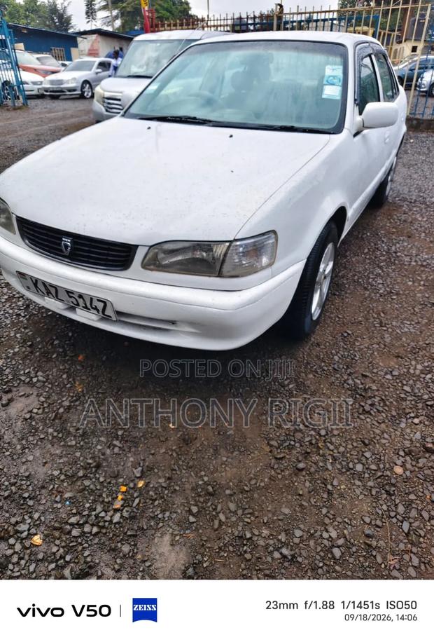 Toyota Corolla X 1.3 Automatic 2000 White
