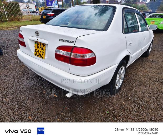 Toyota Corolla X 1.3 Automatic 2000 White