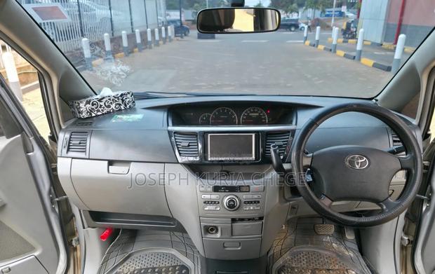 Toyota Voxy 2007 Silver