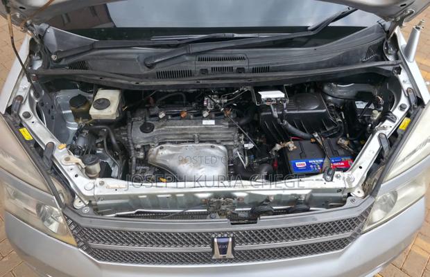 Toyota Voxy 2007 Silver