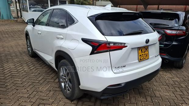 Lexus NX 300h AWD 2016 White