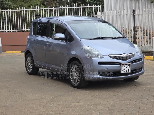 Toyota Ractis 2010