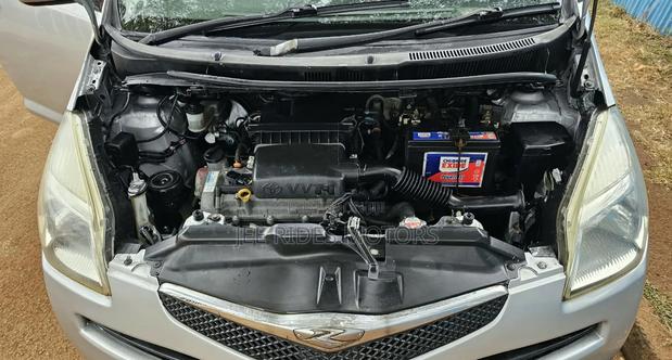 Toyota Ractis 1.3 FWD 2006 Silver