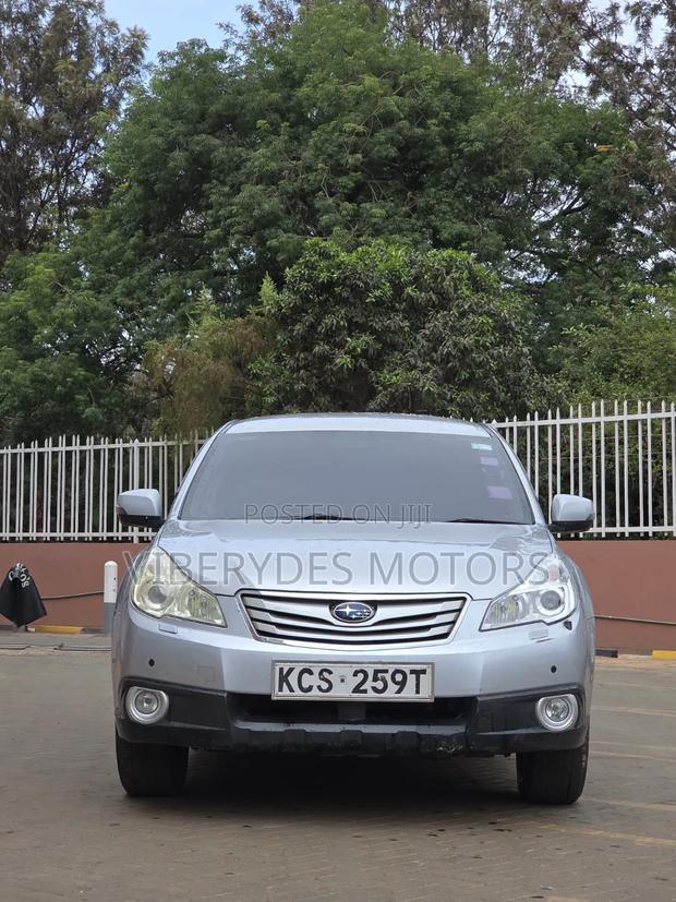 Subaru Outback 2012 Silver