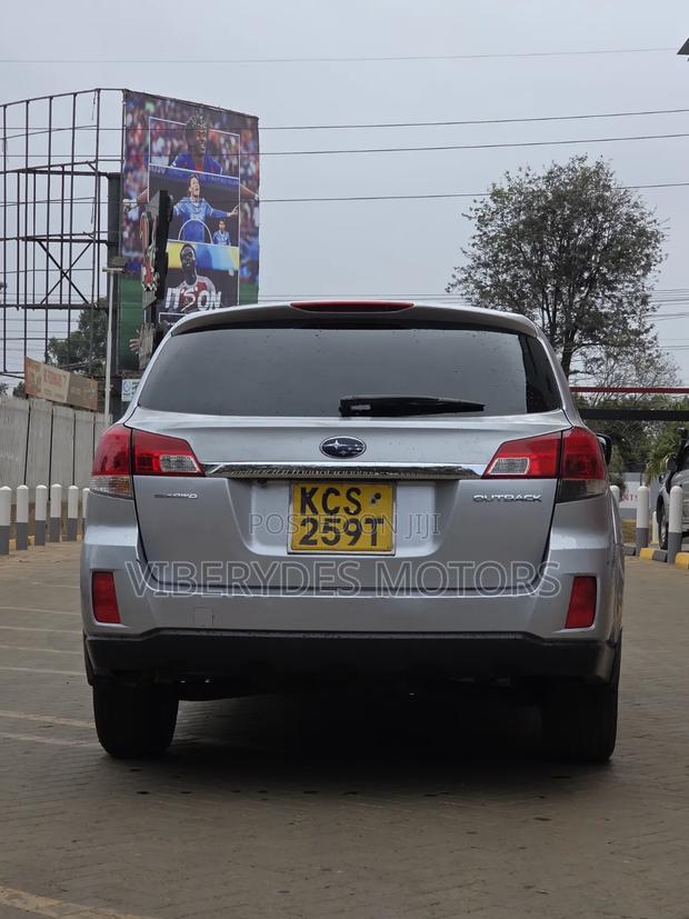 Subaru Outback 2012 Silver