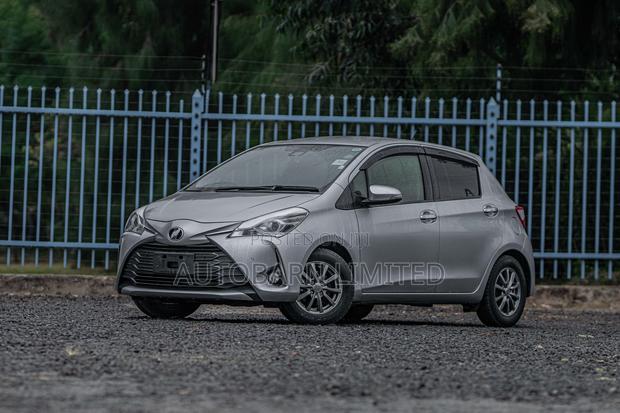 Toyota Vitz 1.3 FWD 5dr 2019 Silver