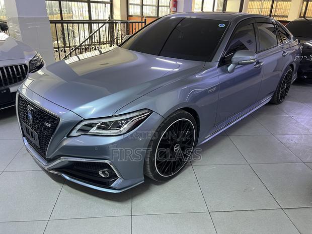 Toyota Crown 2019 Gray