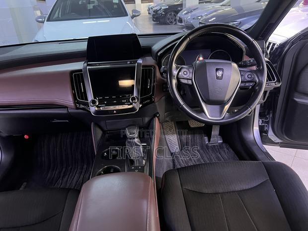 Toyota Crown 2019 Gray