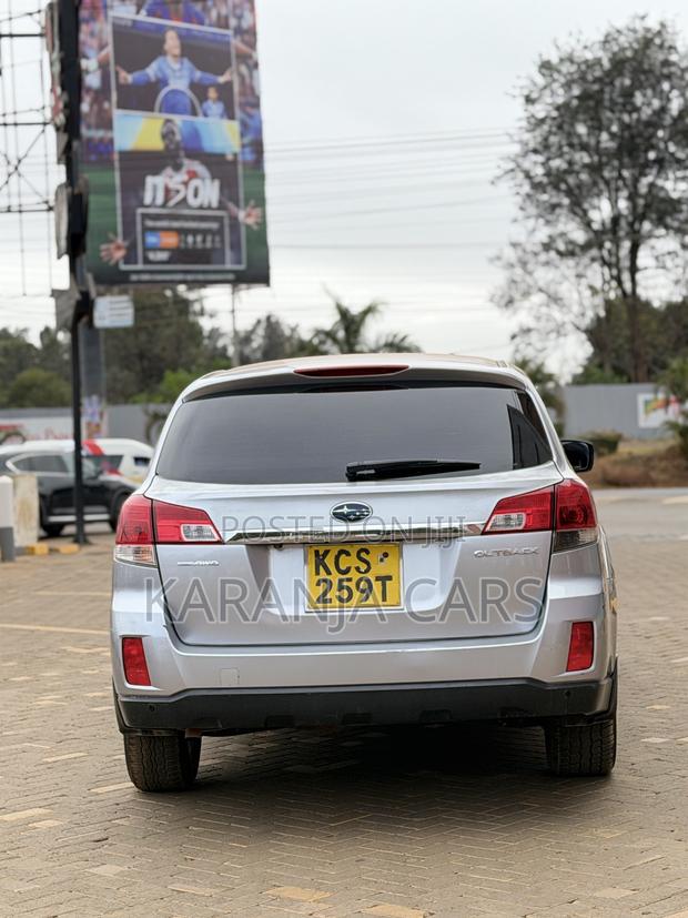 Subaru Outback 2.5i 2012 Silver