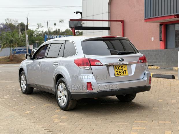 Subaru Outback 2.5i 2012 Silver