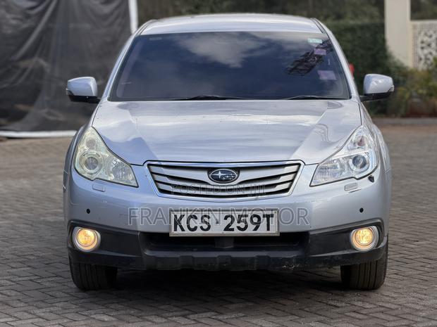 Subaru Outback 2.5i Premium 2011 Silver