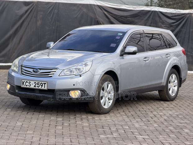 Subaru Outback 2.5i Premium 2011 Silver