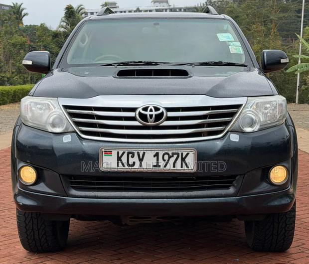 Toyota Fortuner 2013 Gray
