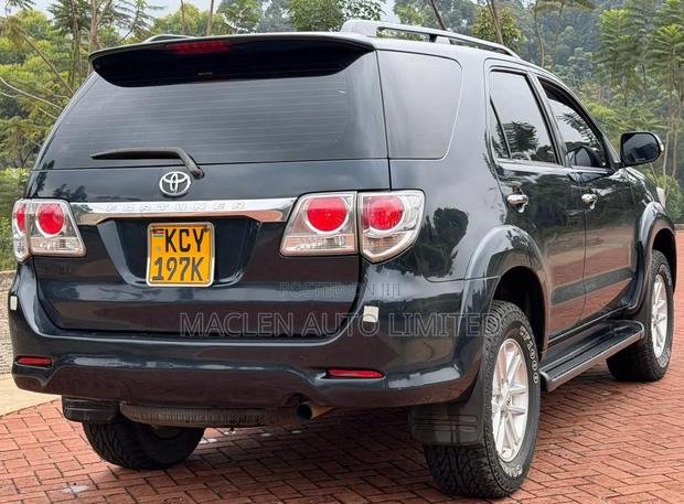 Toyota Fortuner 2013 Gray