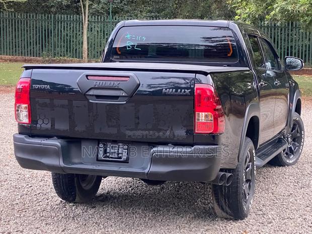 Toyota Hilux 2019 Black