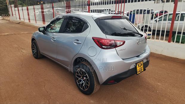 Mazda Demio 2018 Silver