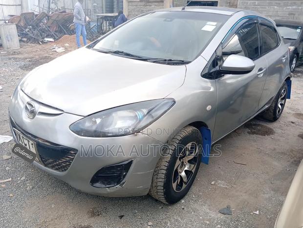 Mazda Demio 2011 Silver