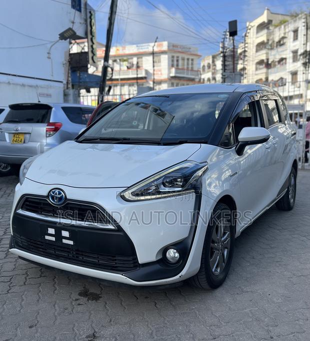 Toyota Sienta 1.5 Hybrid FWD (6-seater) 2019 White