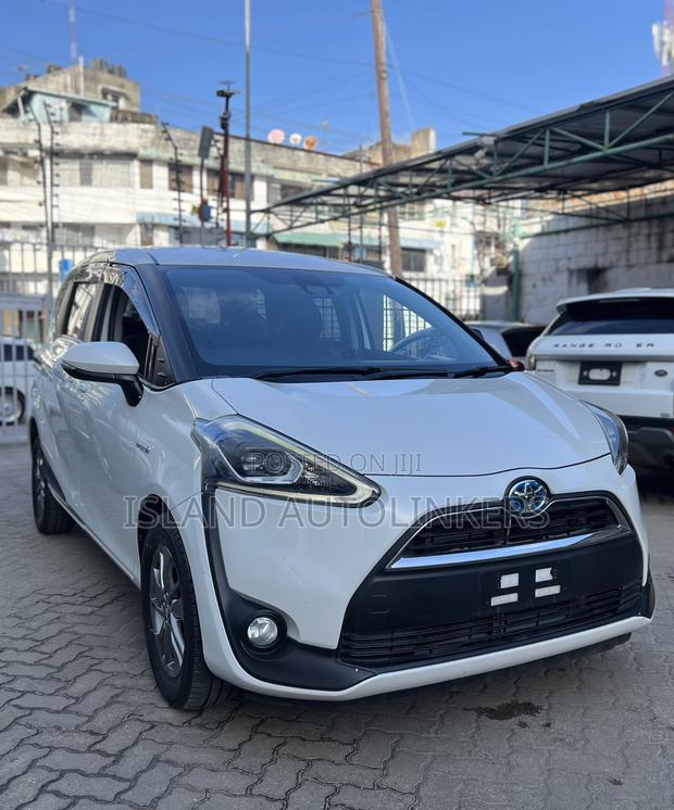 Toyota Sienta 1.5 Hybrid FWD (6-seater) 2019 White