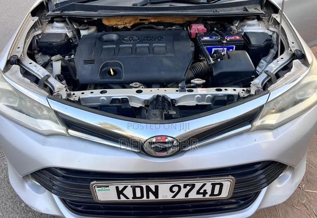 Toyota Corolla Fielder 2017 Silver