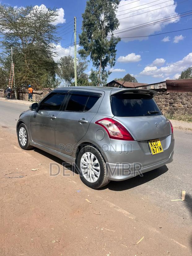 Suzuki Swift 2012 Gray