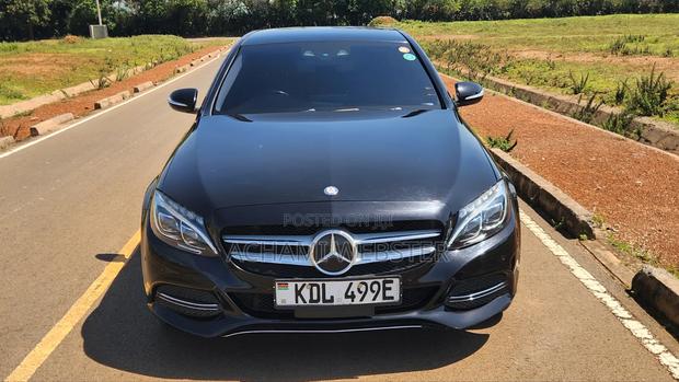 Mercedes-Benz C200 2016 Black