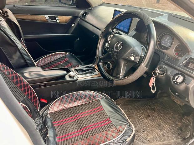 Mercedes-Benz C200 2009 Pearl