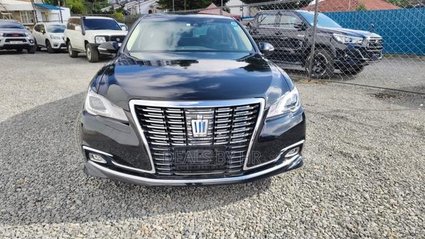 Toyota Crown 2018 Black