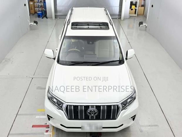 Toyota Land Cruiser Prado 2.8 2022 White