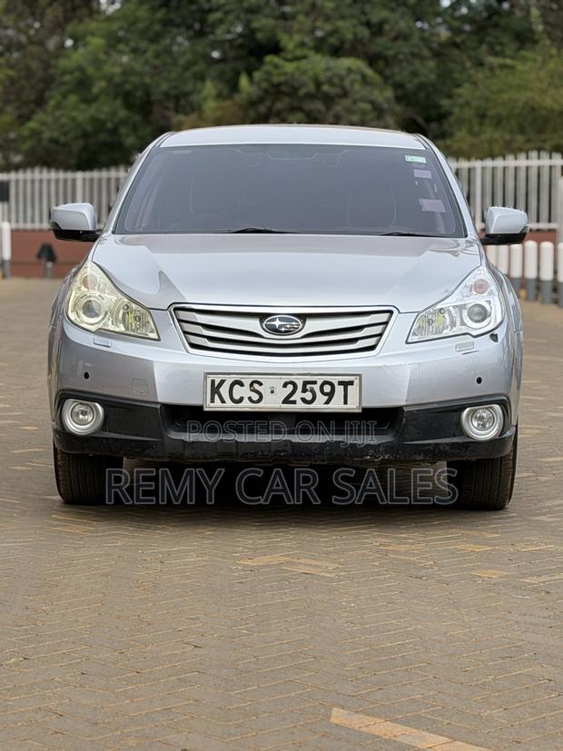 Subaru Outback 2012 Silver