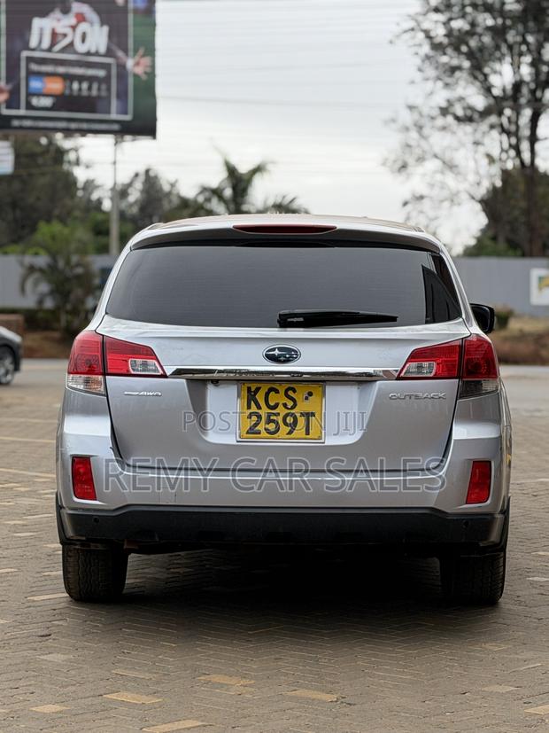 Subaru Outback 2012 Silver