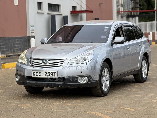 Subaru Outback 2012 Silver