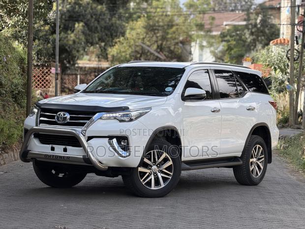 Toyota Fortuner 2.8 D AWD 2019 White