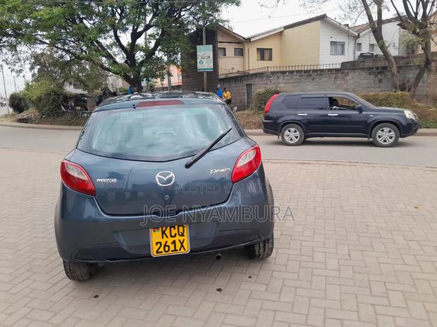 Mazda Demio 2011