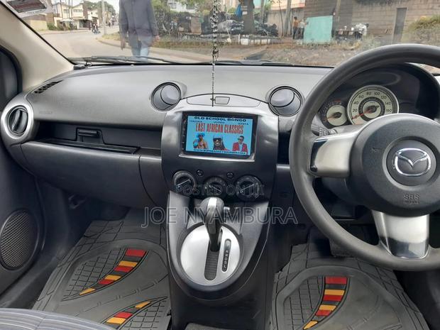 Mazda Demio 2011