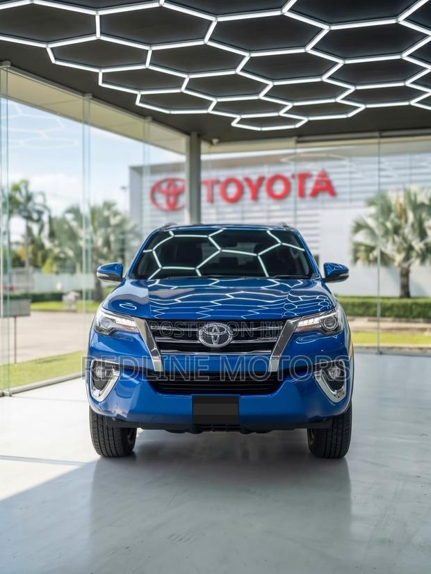 Toyota Fortuner 2.8 D AWD 2019 Blue