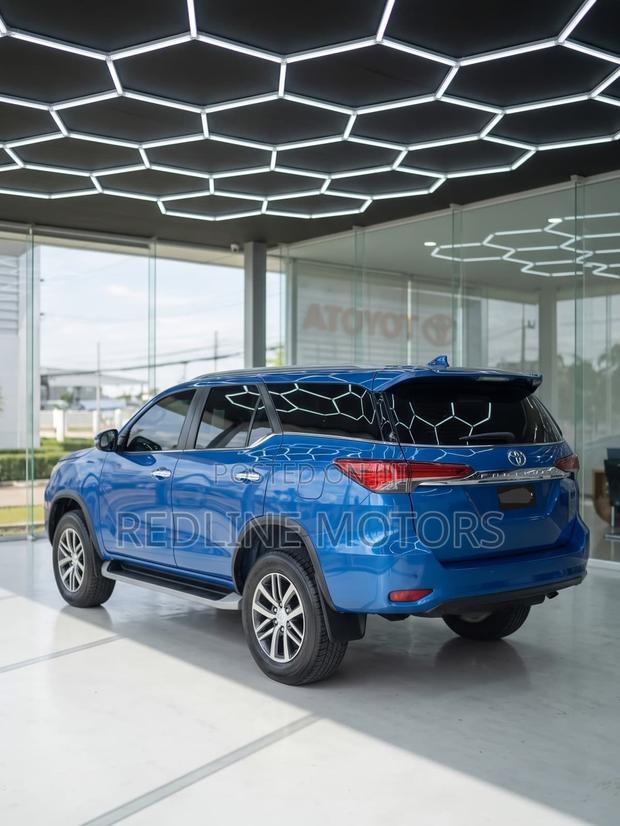 Toyota Fortuner 2.8 D AWD 2019 Blue