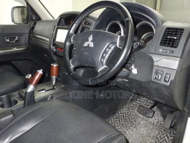 Mitsubishi Pajero V90 3.2 DI-D GL 2019 Off white