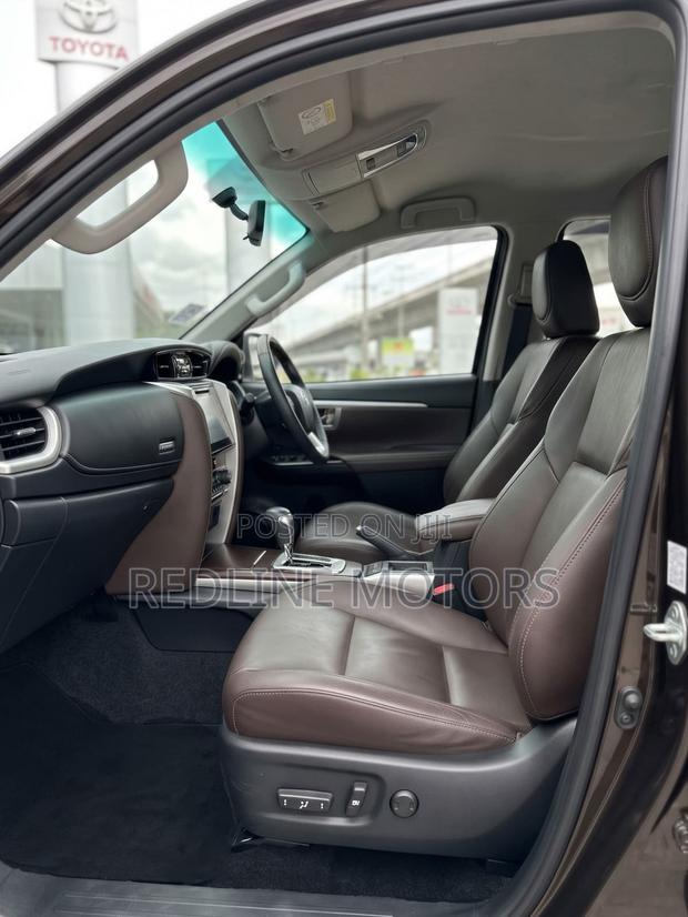 Toyota Fortuner 2.4 D AWD 2019 Brown