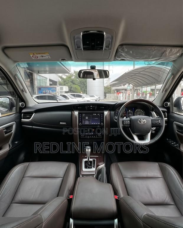 Toyota Fortuner 2.4 D AWD 2019 Brown