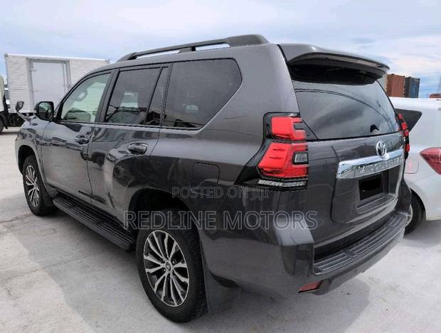 Toyota Land Cruiser Prado 2.7 2020 Gray