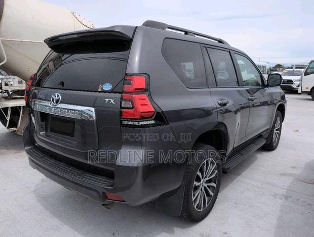 Toyota Land Cruiser Prado 2.7 2020 Gray