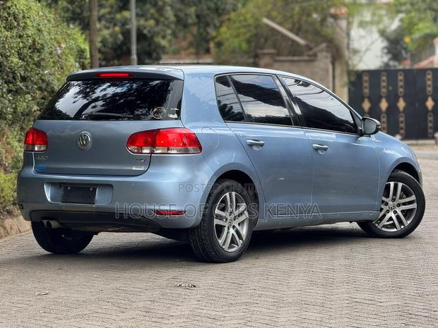 Volkswagen Golf 2010 Blue