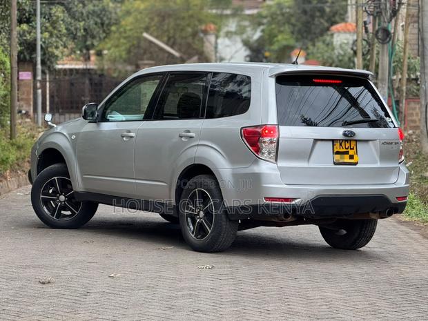 Subaru Forester 2010 Silver