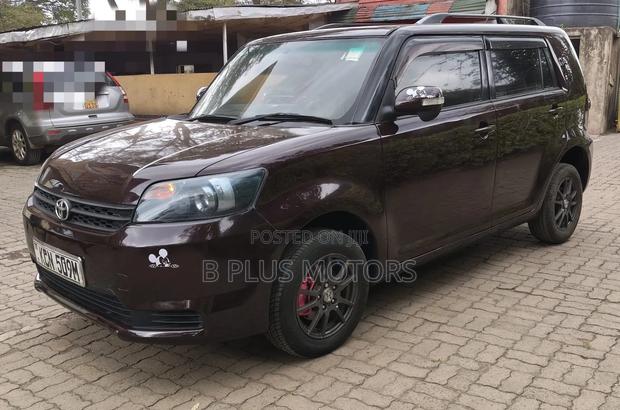 Toyota Corolla Rumion Hatchback 1.5 FWD 2011 Maroon