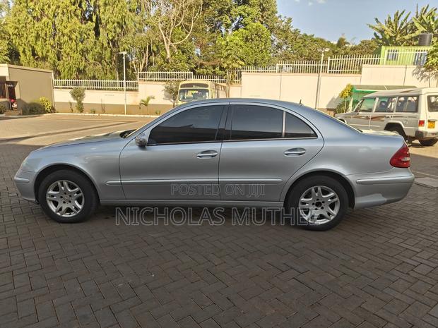 Mercedes-Benz E200 2005 Silver