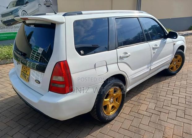 Subaru Forester Automatic 2004 White